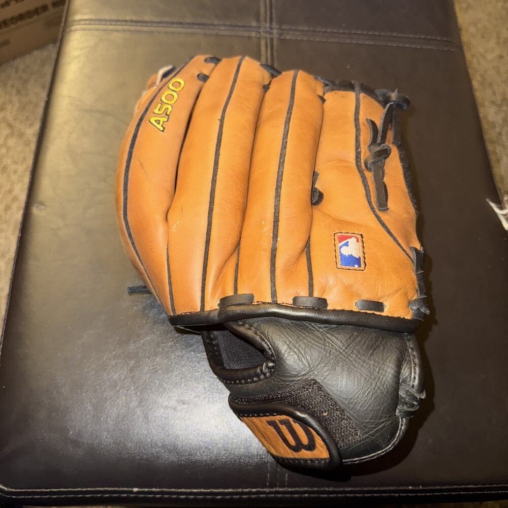 Wilson A0500 125 12.5" Baseball Glove Exclusive Ecco Leather LHT